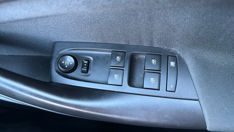 Vauxhall Astra 1.4i 16V Design 5dr Petrol Hatchback